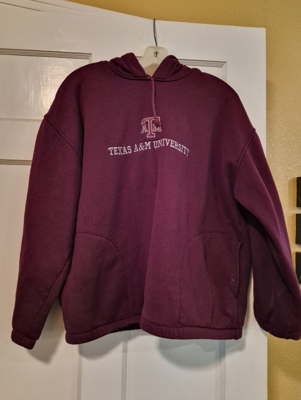 Vintage Texas A&M Aggies Maroon Pullover Hoodie Men's Medium Embroidered Logo